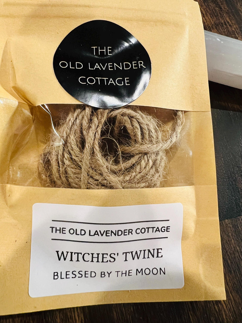 Witches Twine, charged