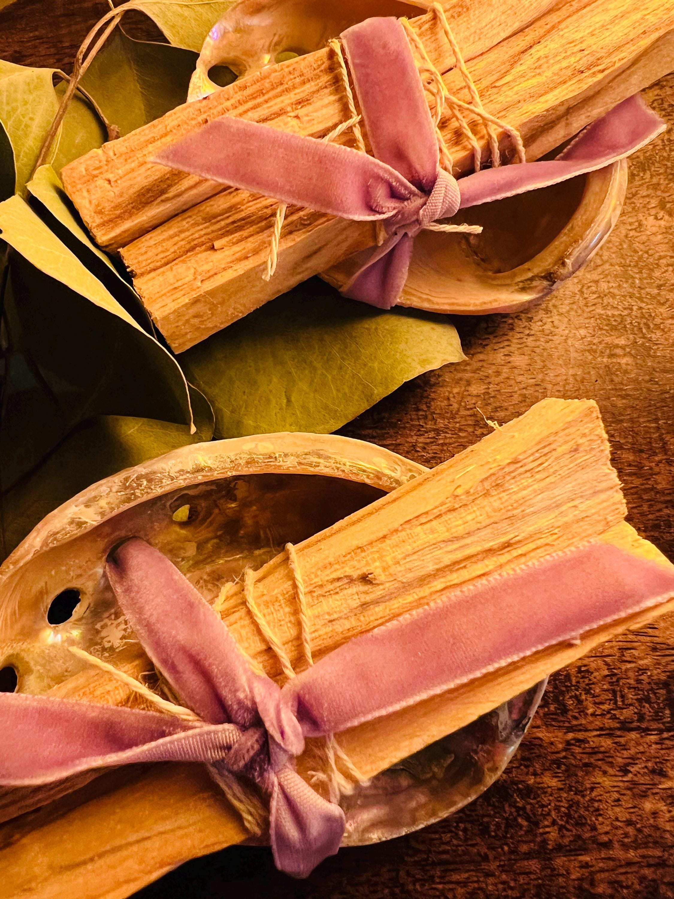 Abalone Shell & Palo Santo Sticks, Cottage Home Fragrance Set, Natural Wood Aroma, Witchy Decor, Altar Bowl